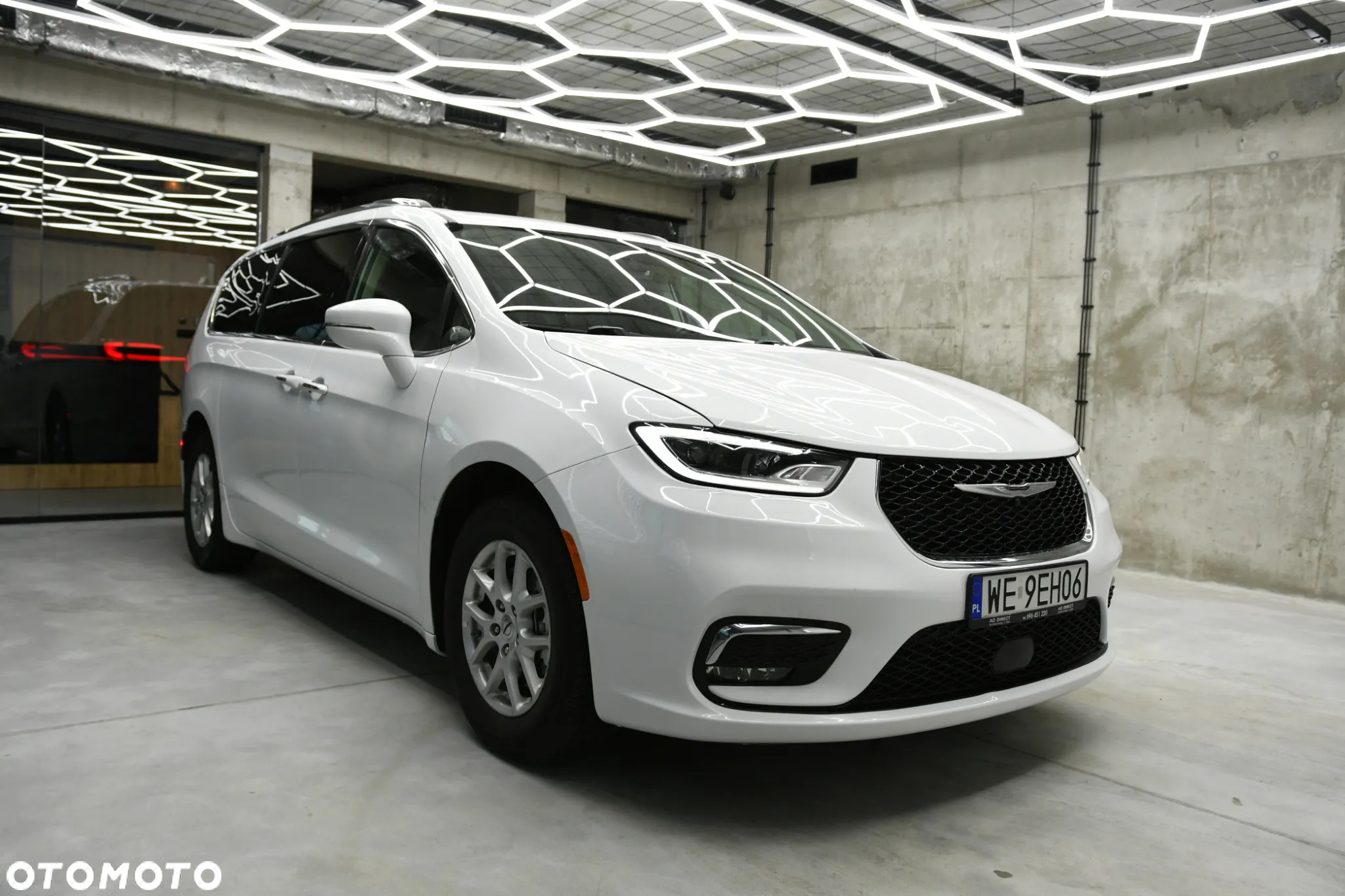 Chrysler Pacifica - 8