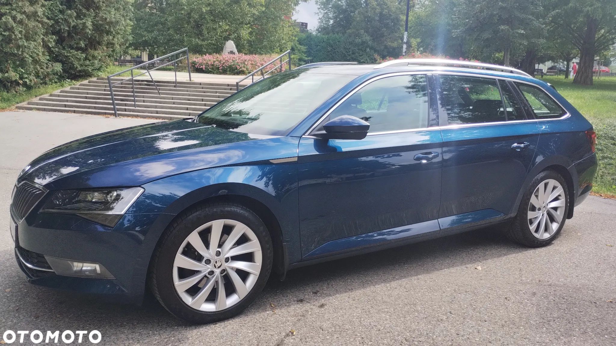 Skoda Superb 2.0 TDI Ambition DSG - 1