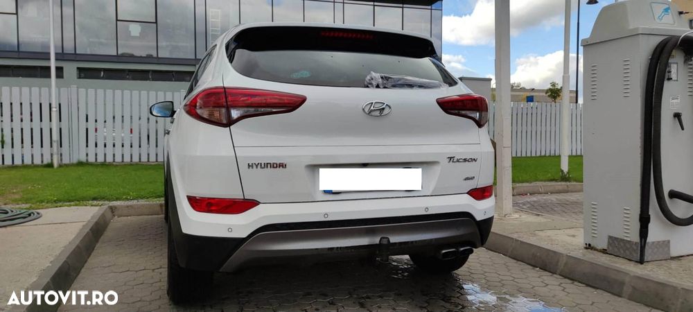 Hyundai Tucson 2.0 CRDI 4WD 6AT Style - 24