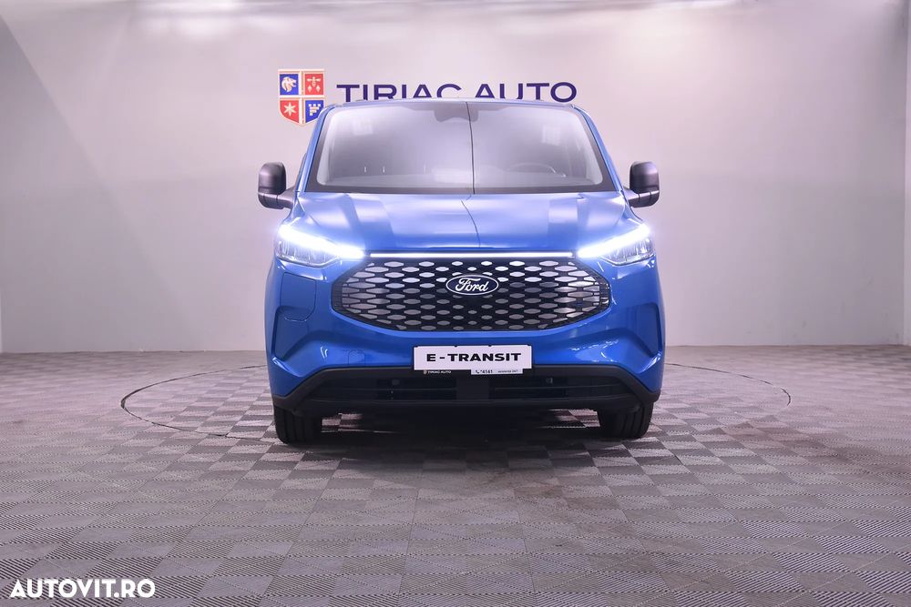 Ford Transit Custom Van - 8