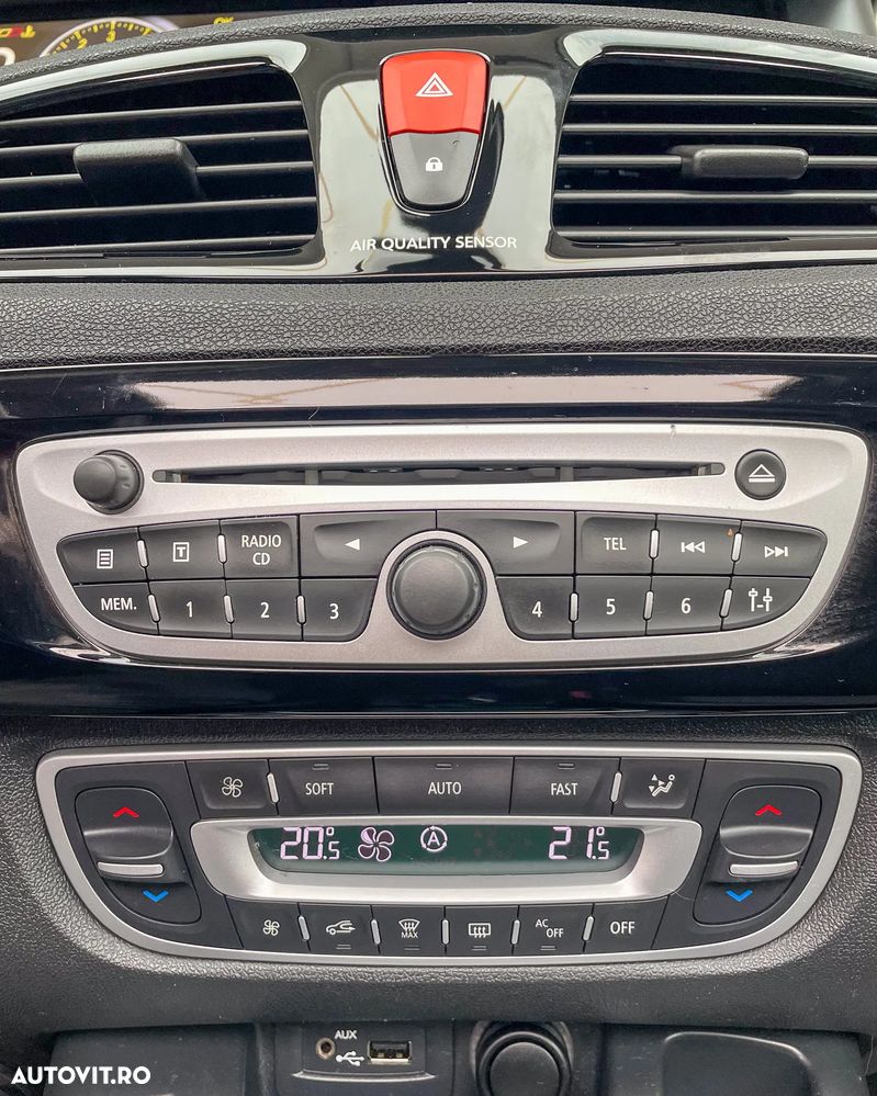 Renault Scenic dCi 130 FAP Bose Edition - 17