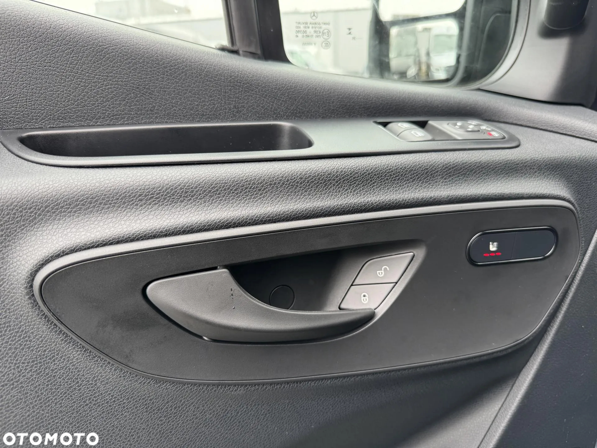 Mercedes-Benz Sprinter - 12