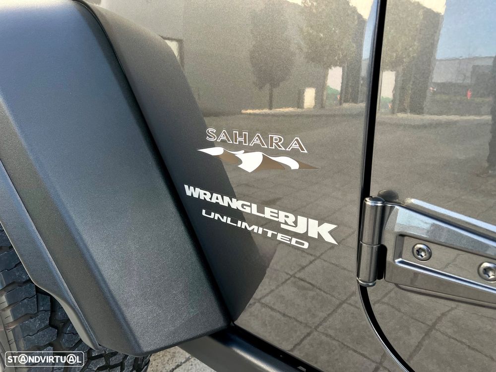 Jeep Wrangler Unlimited 2.8 CRD Sahara AT - 24