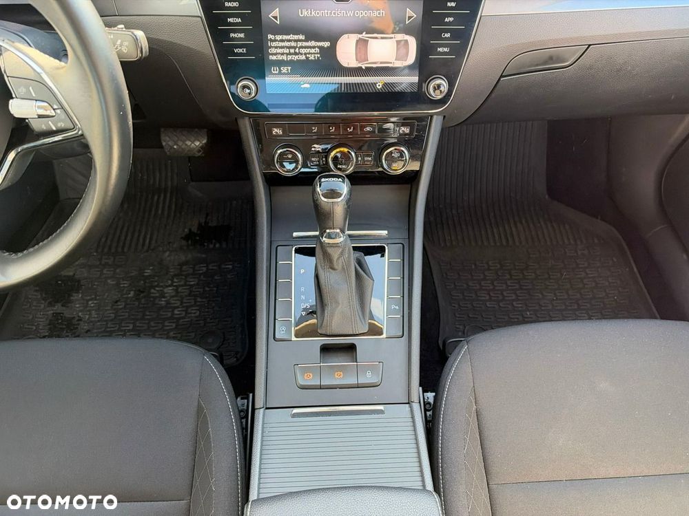 Skoda Superb 1.5 TSI ACT Active DSG - 24