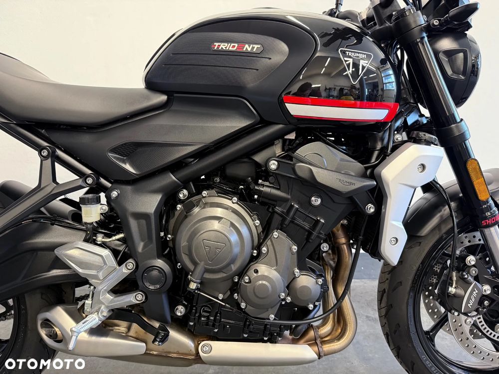 Triumph Trident - 18