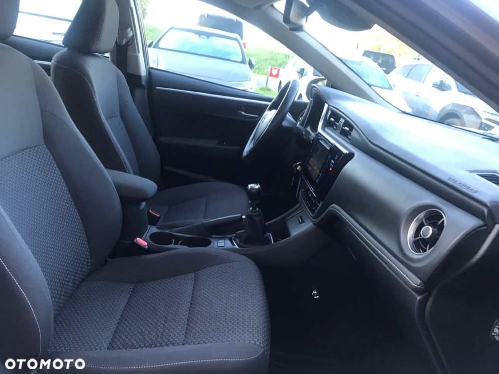 Toyota Corolla 1.6 Comfort - 16