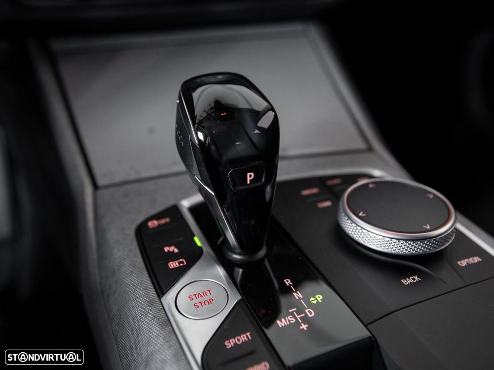 BMW 330 e Touring Corporate Edition Auto - 19