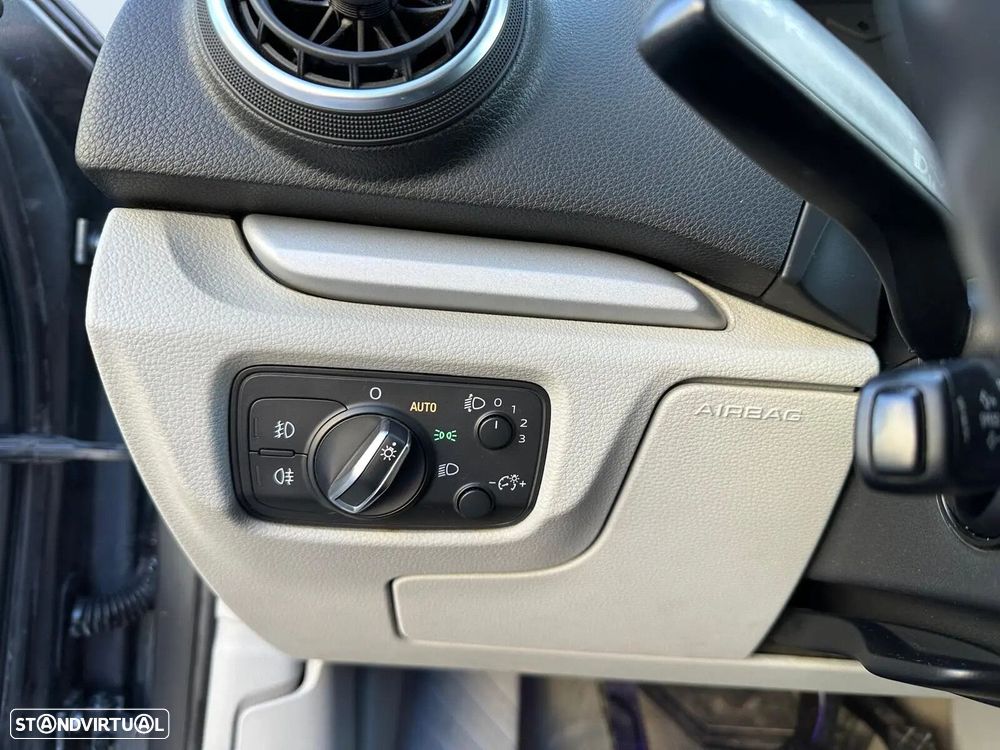 Audi A3 Limousine 1.6 TDI Advance - 4