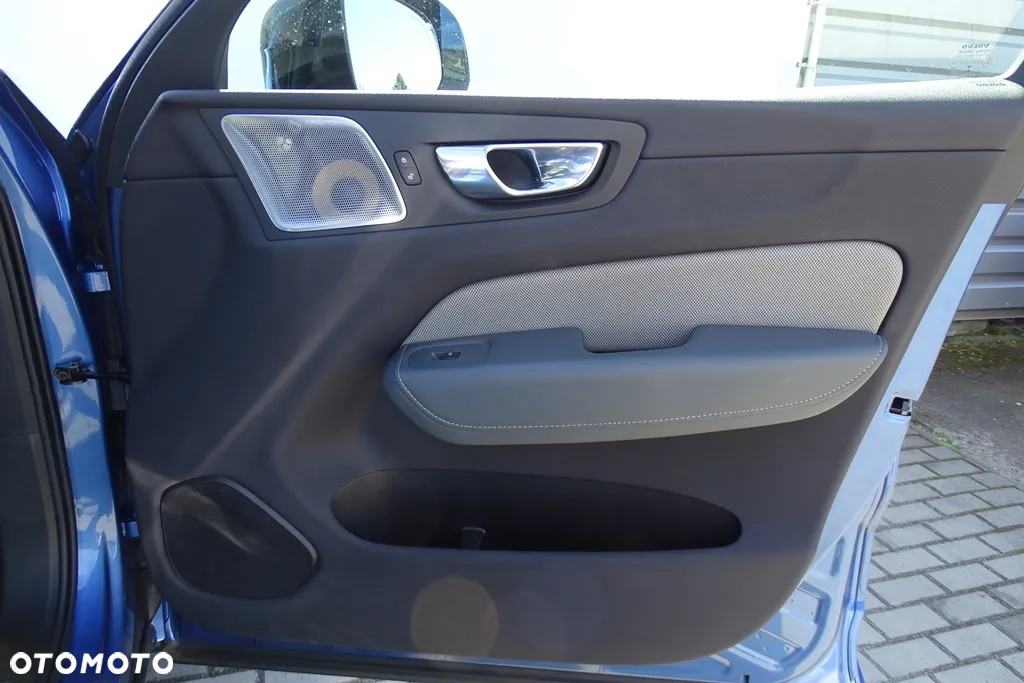 Volvo XC 60 T8 Twin Engine AWD Geartronic RDesign - 32