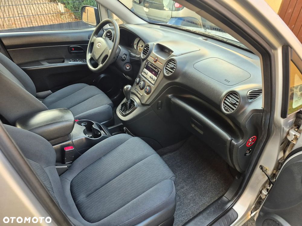 Kia Carens 2.0 CVVT LX Basis - 6