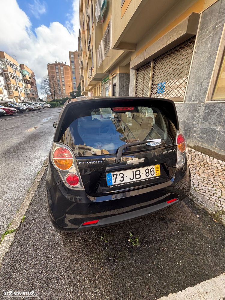 Chevrolet Spark 1.0 L - 12