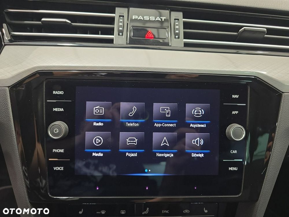 Volkswagen Passat - 25