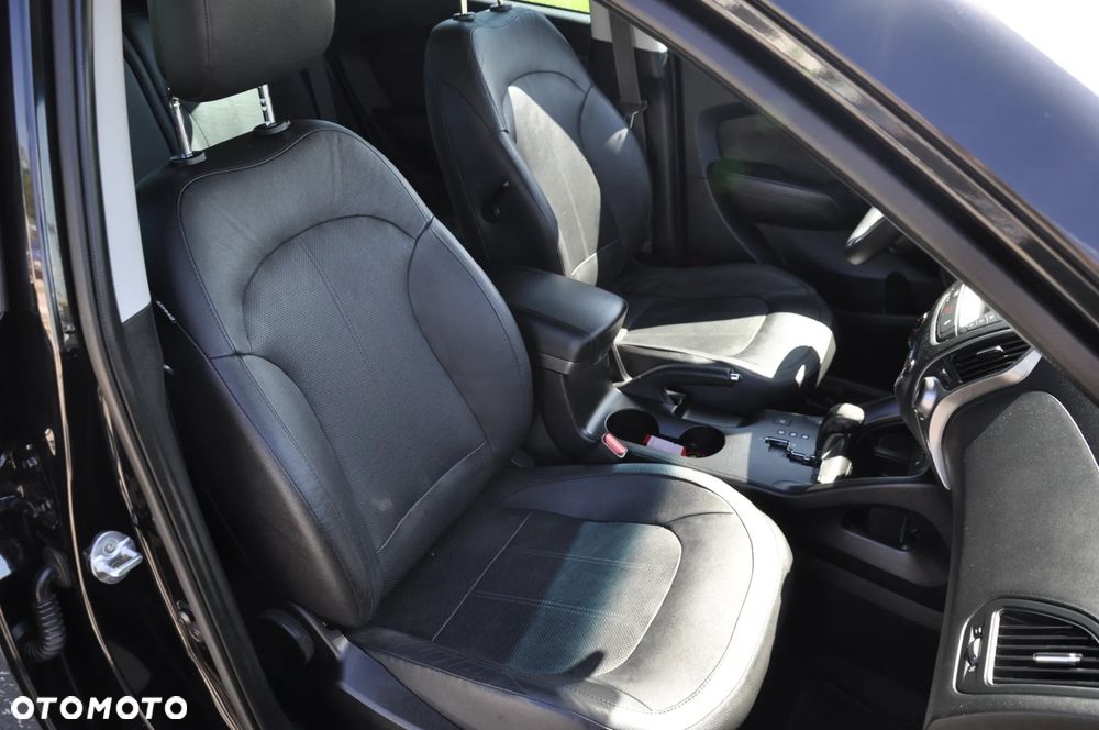 Hyundai ix35 2.0 CRDi 4WD Automatik Premium - 14