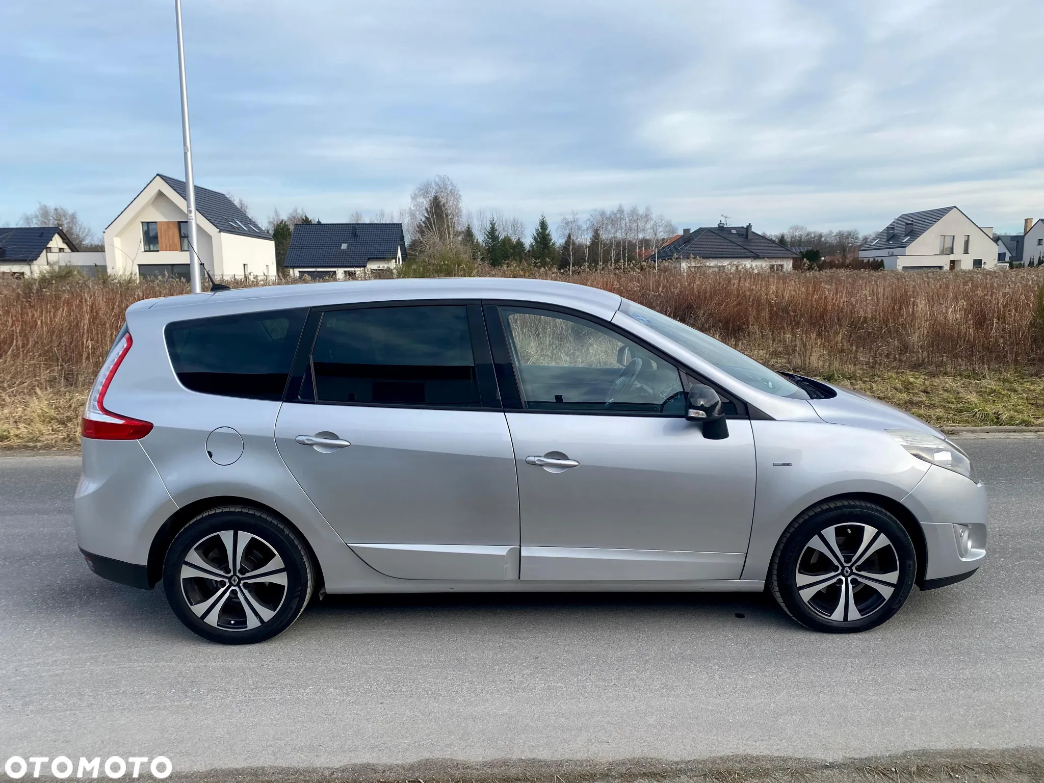 Renault Grand Scenic 1.9 dCi Bose Edition - 11