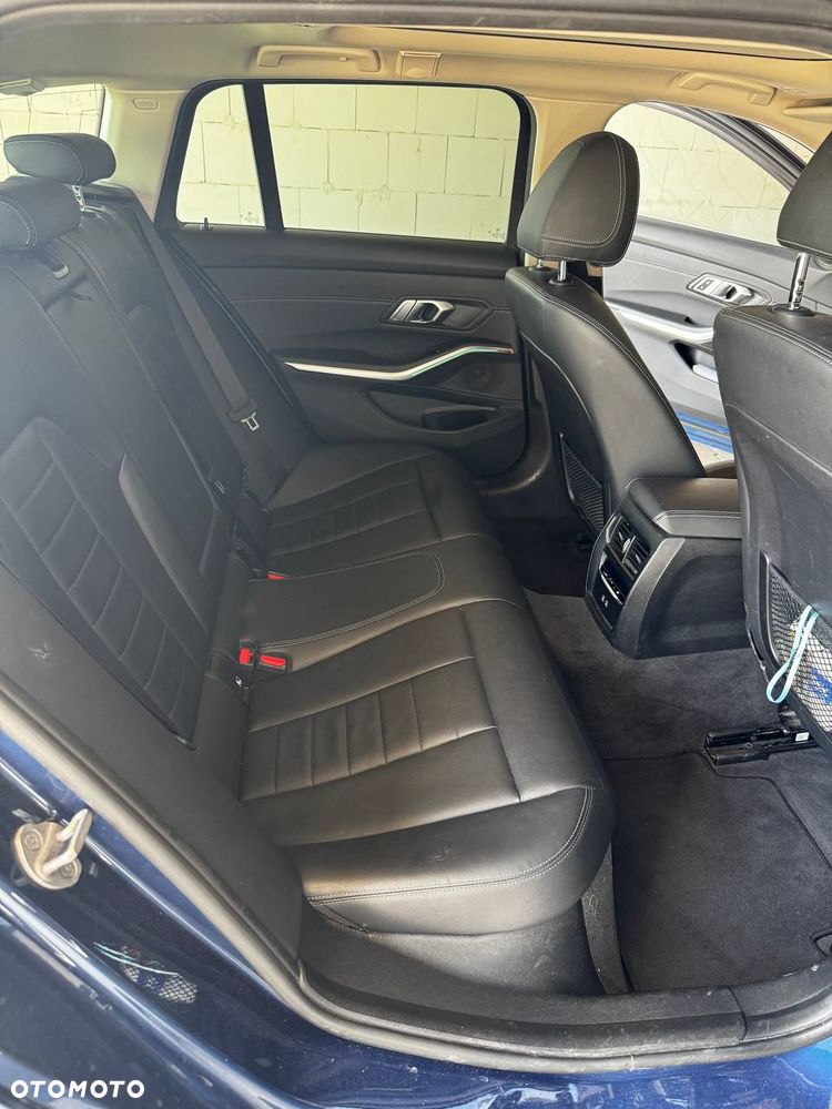 BMW Seria 3 320d xDrive - 4