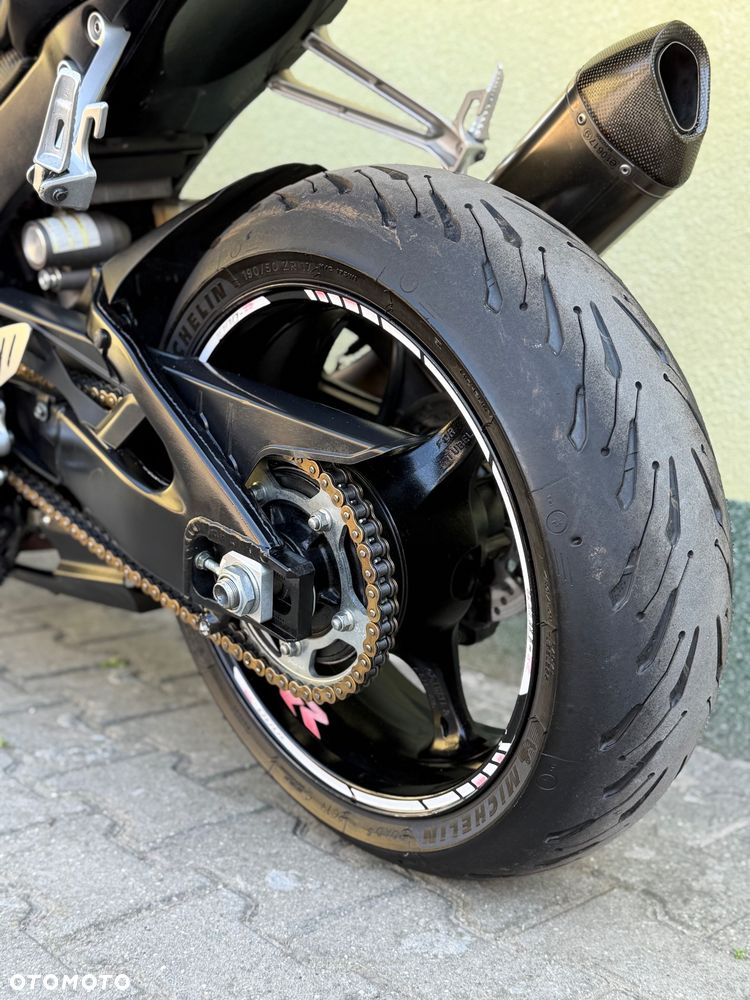 Suzuki GSX-R - 22