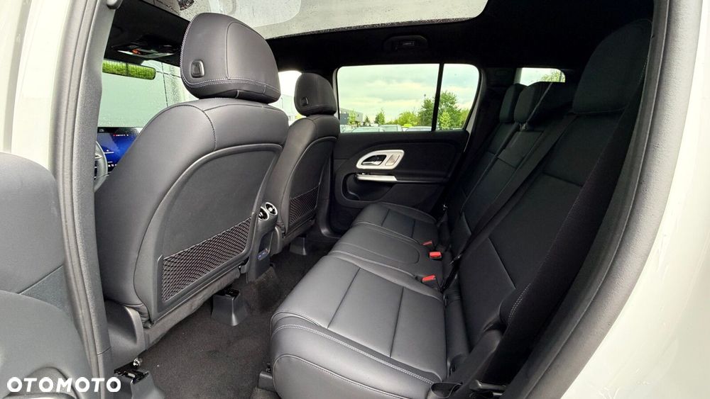 Mercedes-Benz GLB - 24