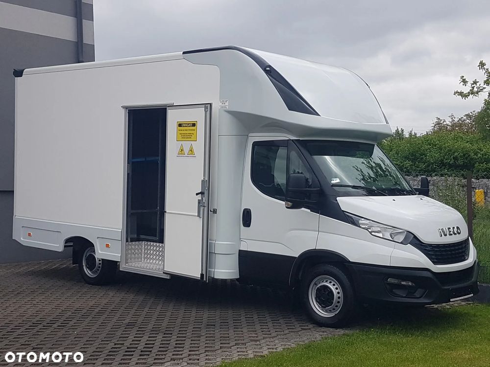 Iveco DAILY KONTENER NISKOPODŁOGOWY 4,43x2,23x2,42 SKLEP FOODTRUCK BAR KLIMA KONIOWÓZ KAMPER - 36
