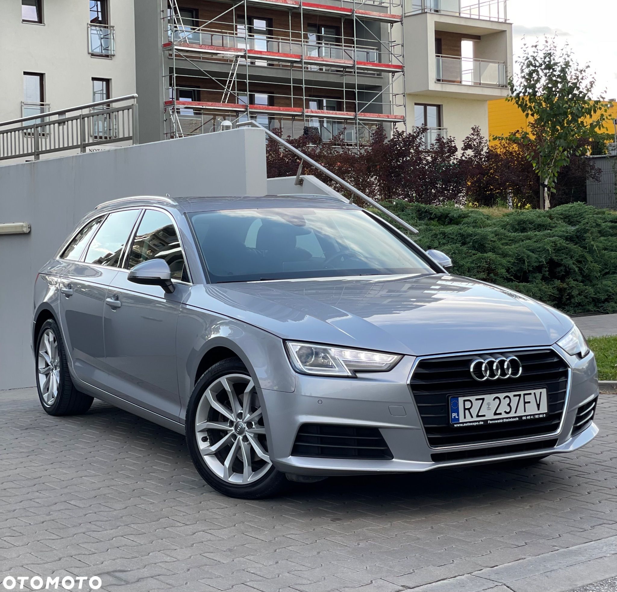 Audi A4 Avant 35 TDI S tronic - 1