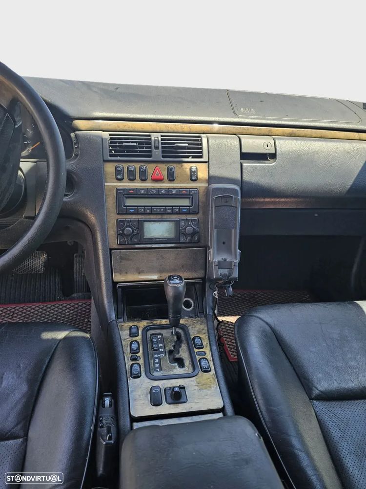Mercedes-Benz E 300 TD Classic - 5