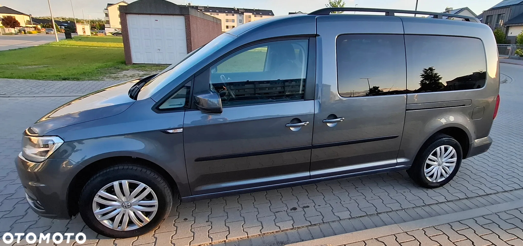 Volkswagen Caddy Maxi 1.4 TSI Trendline DSG - 4