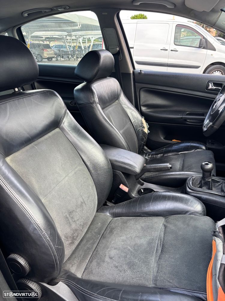VW Passat 1.9 TDi Highline - 5