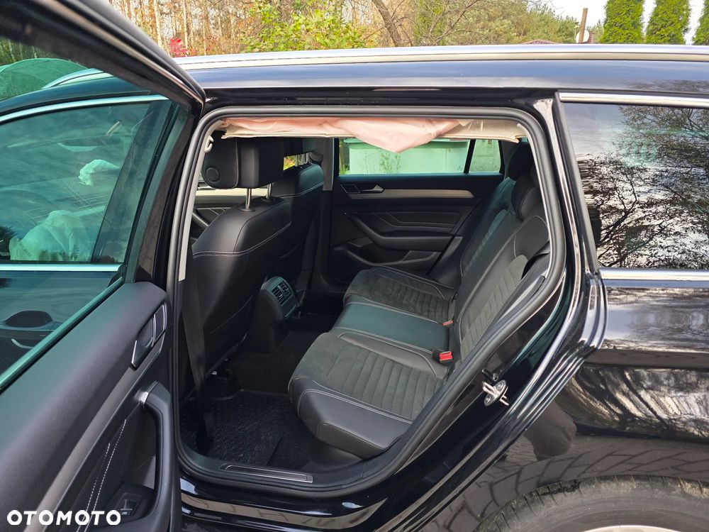 Volkswagen Passat Variant 2.0 TDI EVO Elegance DSG - 14