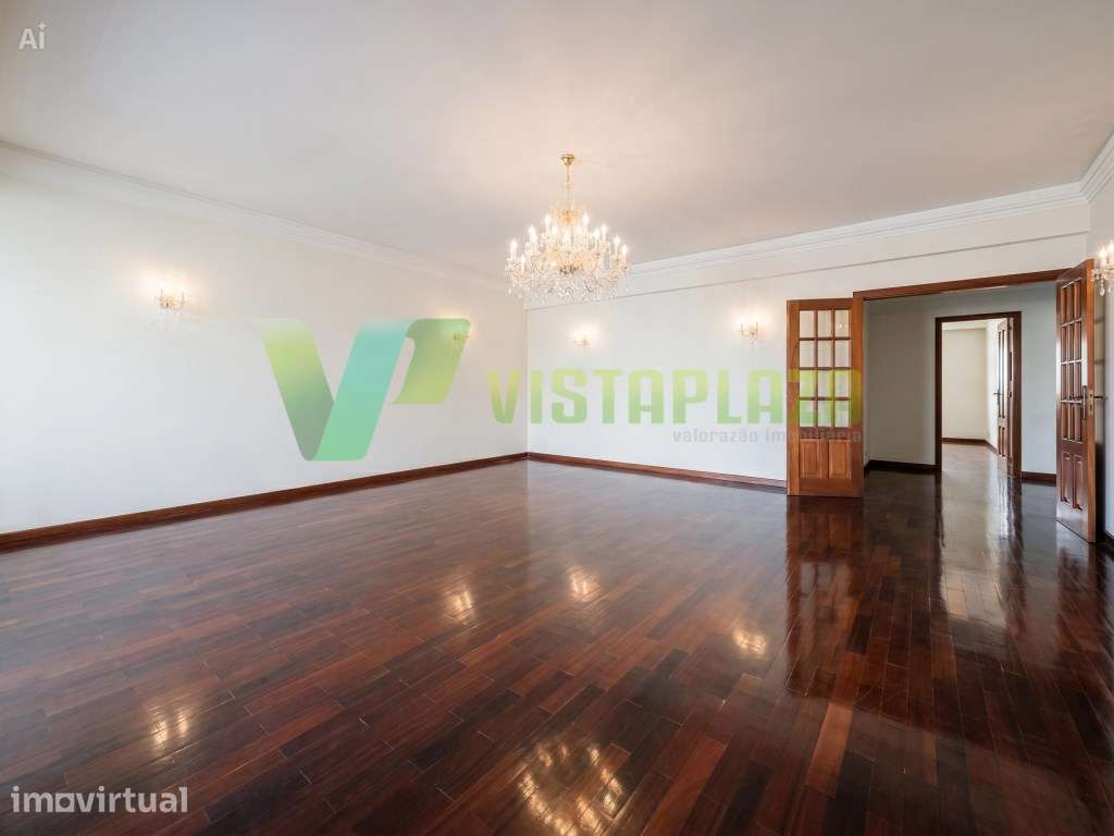 Apartamento T4 com garagem junto à Av. Afonso Costa, Areeiro - Grande imagem: 3/25