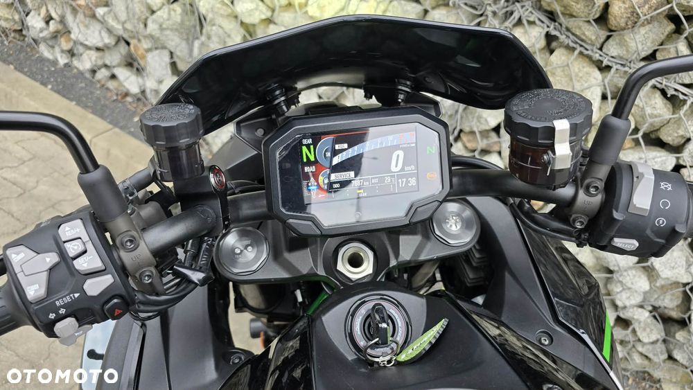 Kawasaki H2 - 6