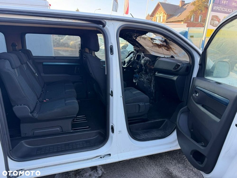 Peugeot Traveller - 8