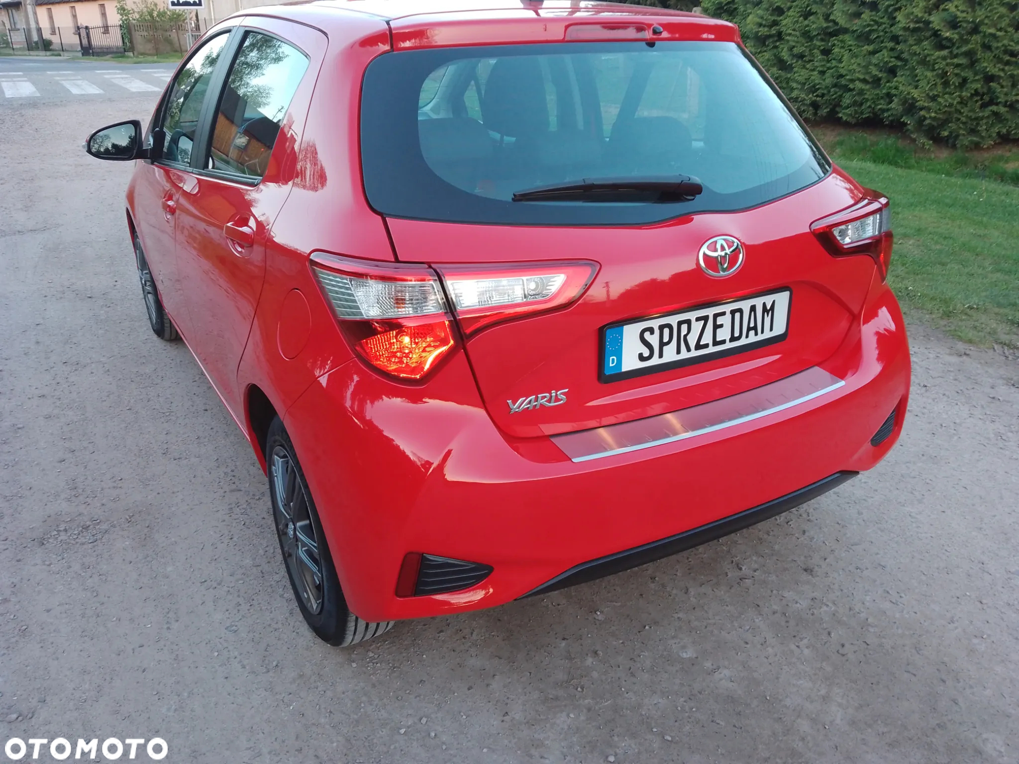 Toyota Yaris 1.0 Premium - 4