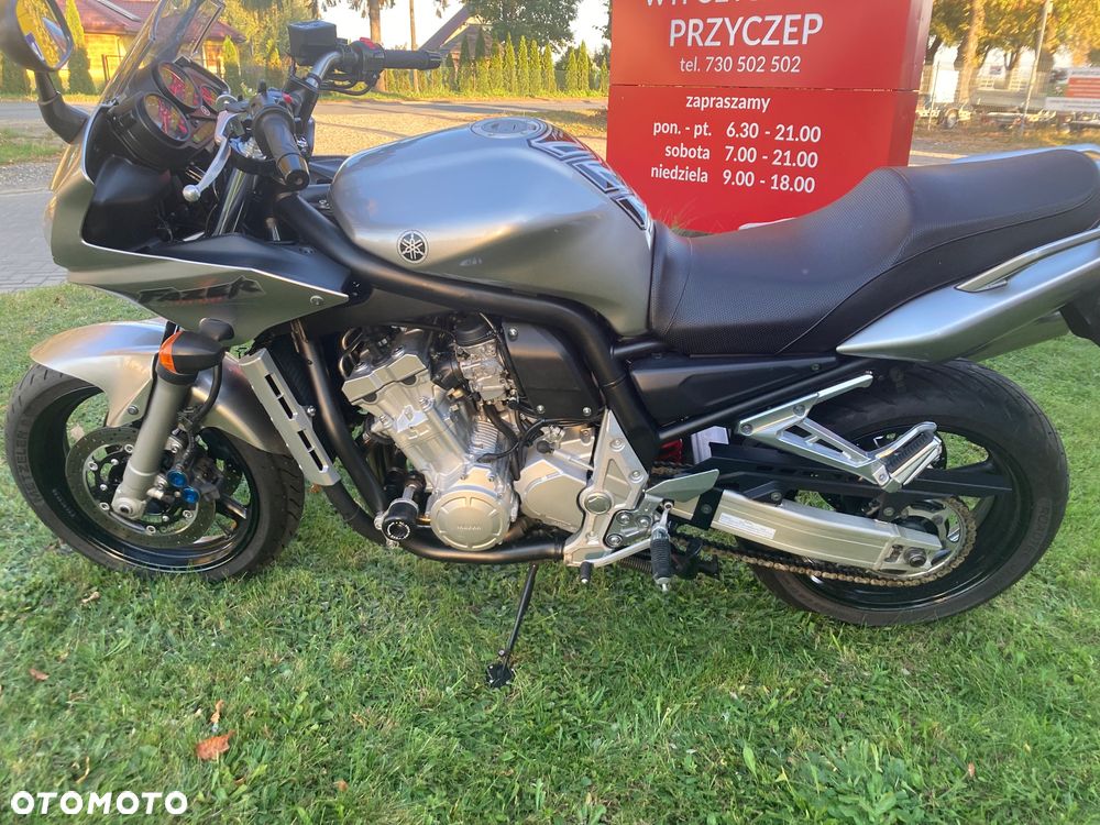 Yamaha FZS - 16