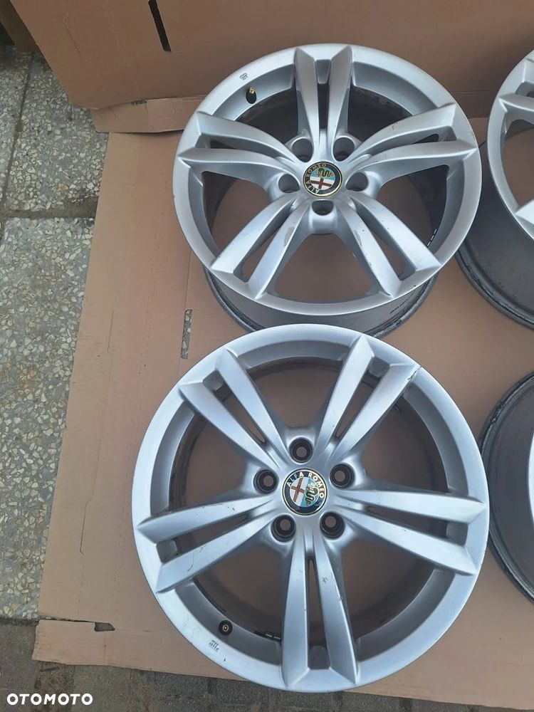 Felgi aluminiowe alfa romeo 159 brera 17 cali 7.5JX17H2 et 41 5x110  156081119 - 3
