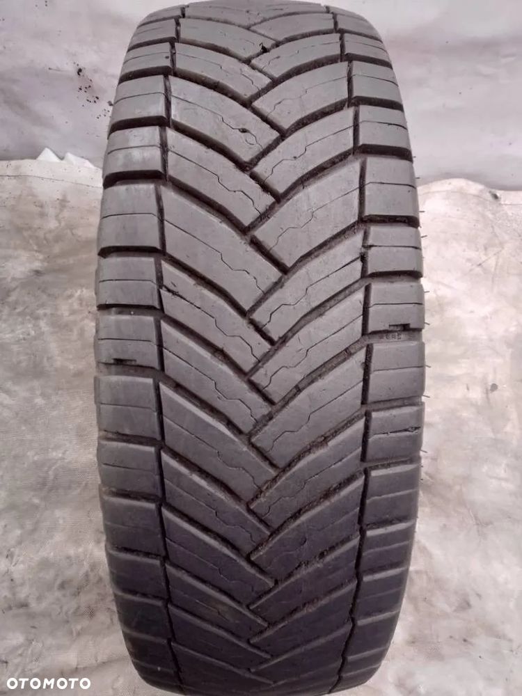 Michelin Agilis CrossClimate 195/70 R15C 104/102T 2019 8-8.5mm - 1