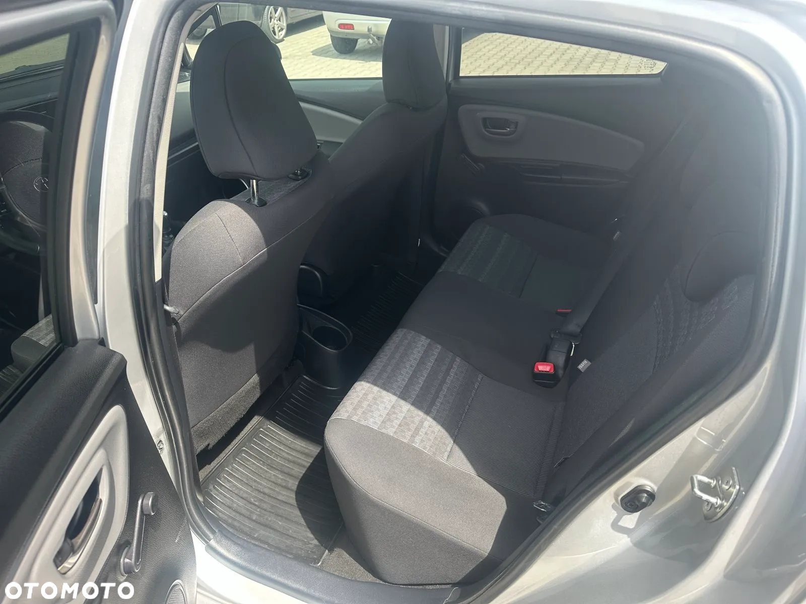 Toyota Yaris 1.33 Premium - 11