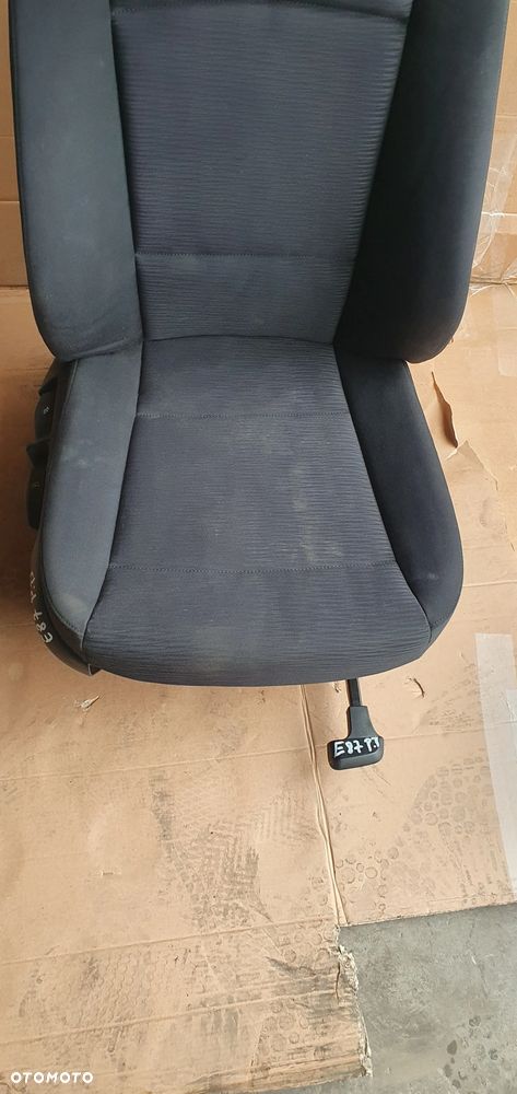 Fotel pasażera prawy przód przedni BMW I E81 - 7
