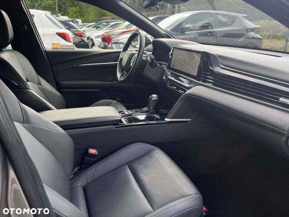 Toyota Camry - 24