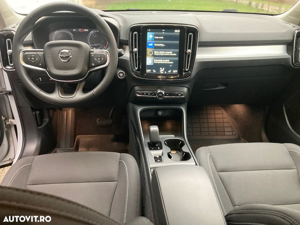 Volvo XC 40 B4 AT8 AWD Mild Hybrid Momentum Pro - 10