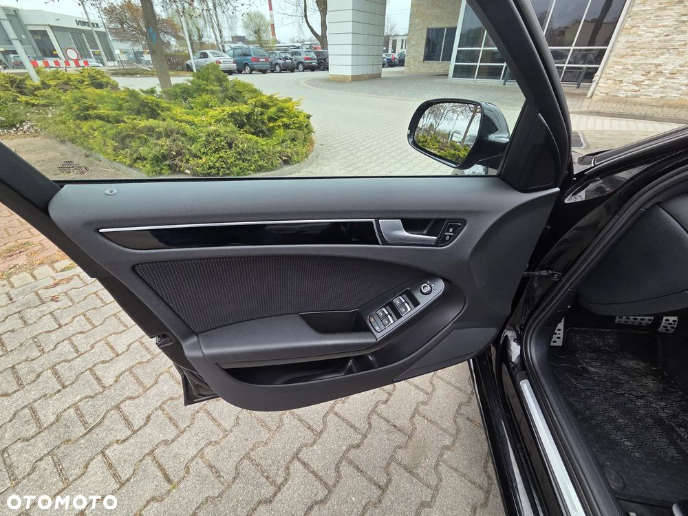 Audi A4 Avant 2.0 TDI DPF quattro S tronic S line Sportpaket - 17