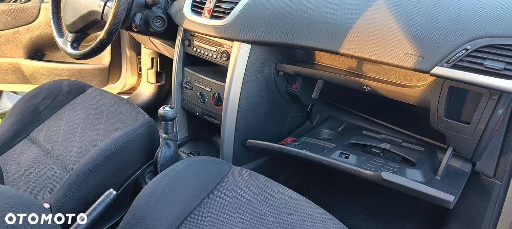 Peugeot 207 1.6 HDi - 10
