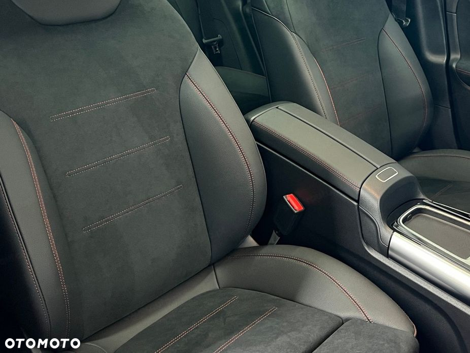 Mercedes-Benz GLA 200 AMG Line - 5