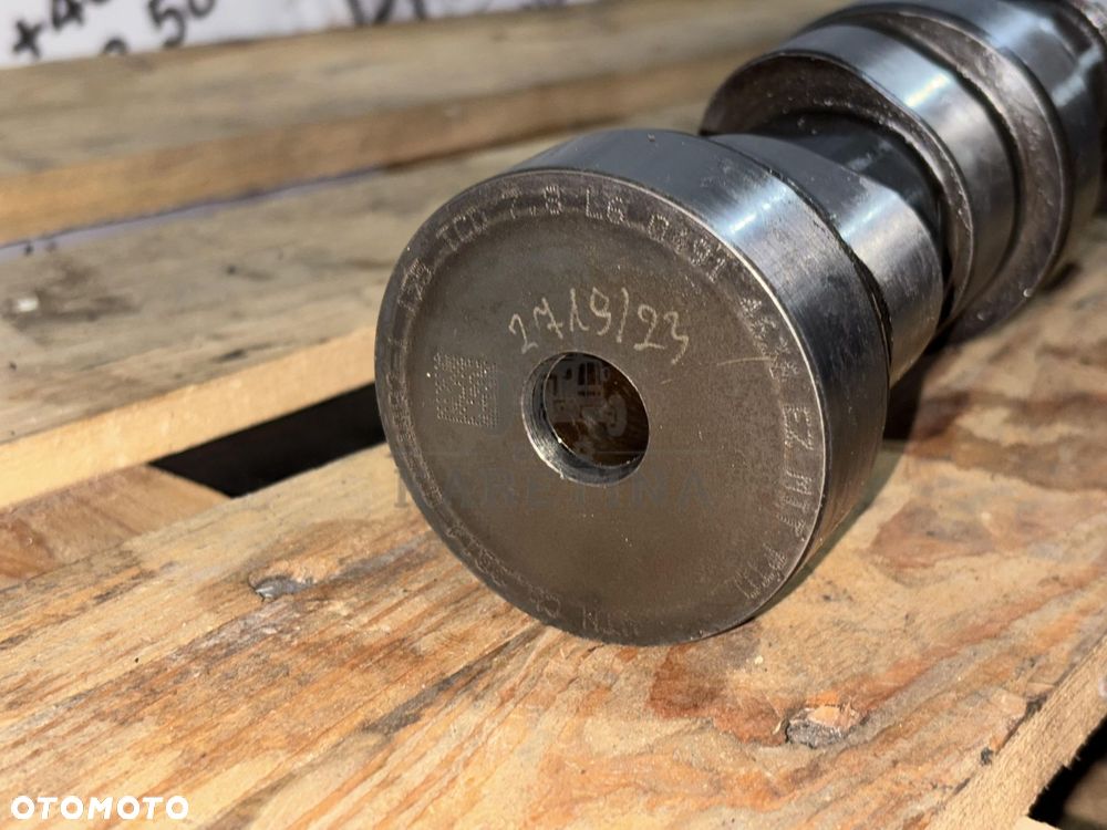 Deutz 04909276 TCD 7.8 L6  04914636 Wałek Rozrządu