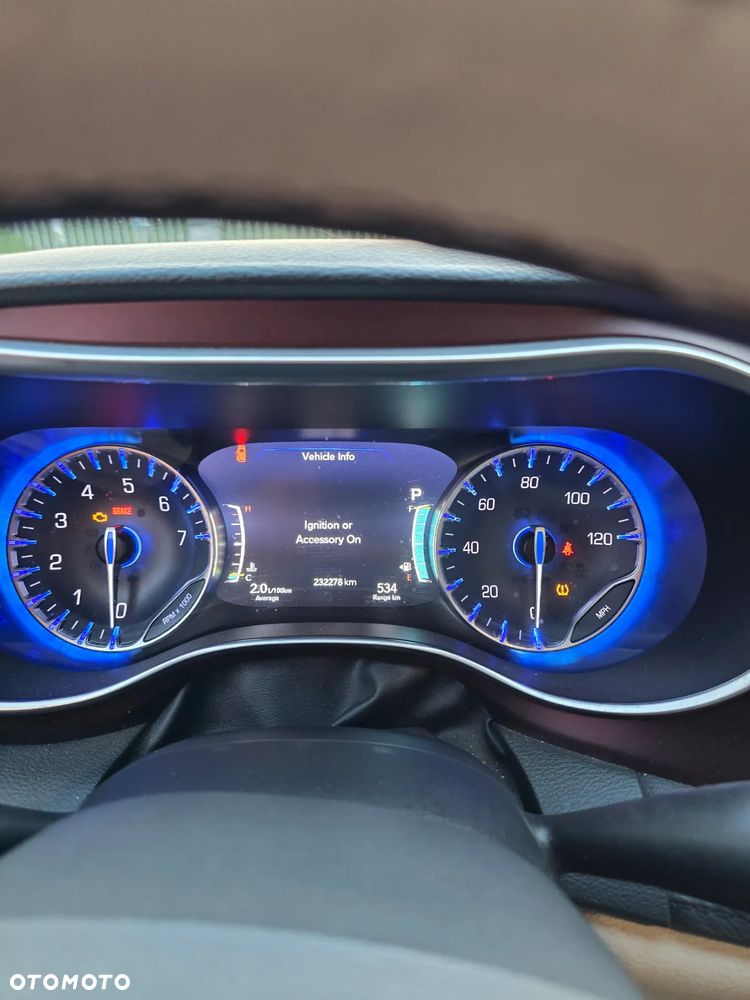 Chrysler Pacifica - 6