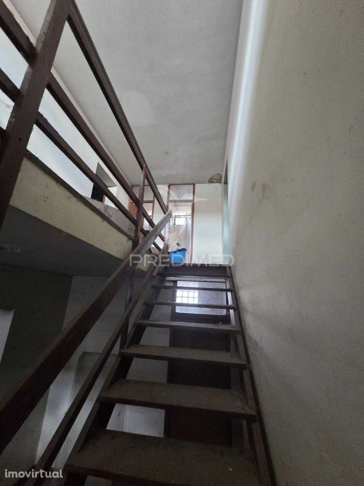 Moradia para Reabilitação Total em Mafamude Vila Nova de Gaia - Grande imagem: 5/16