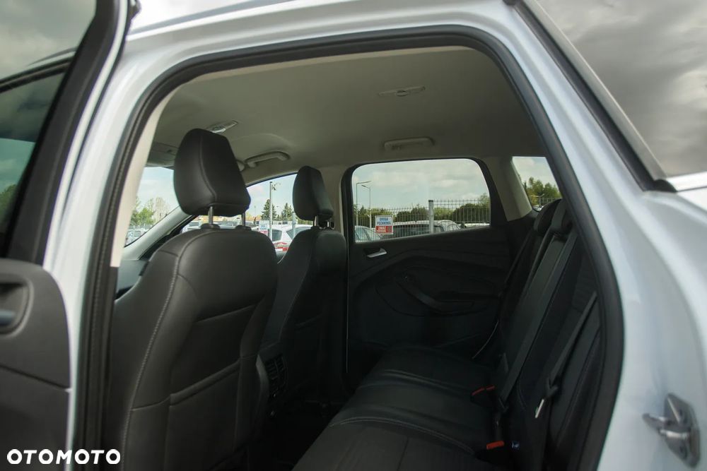 Ford Kuga 2.0 TDCi 2x4 Titanium - 30