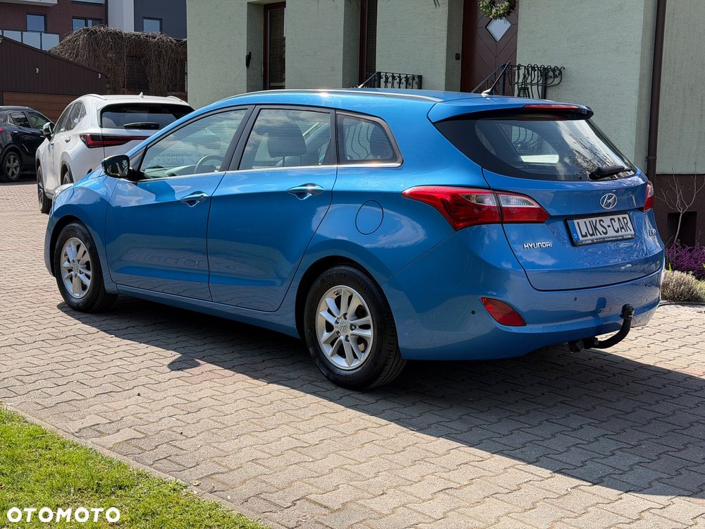 Hyundai i30 Kombi 1.6 GDi DCT Premium - 38