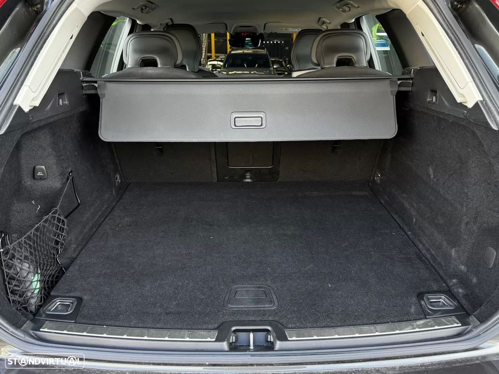 Volvo XC 60 2.0 B4 Momentum Plus - 31