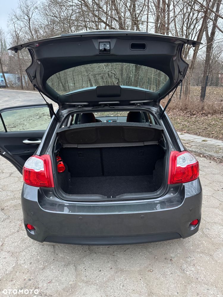 Toyota Auris 1.6 Premium - 19
