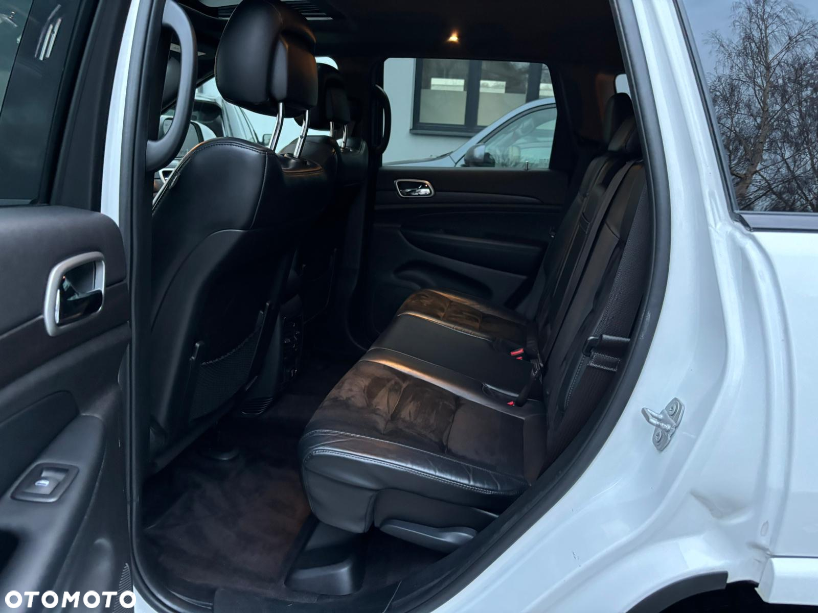 Jeep Grand Cherokee - 13