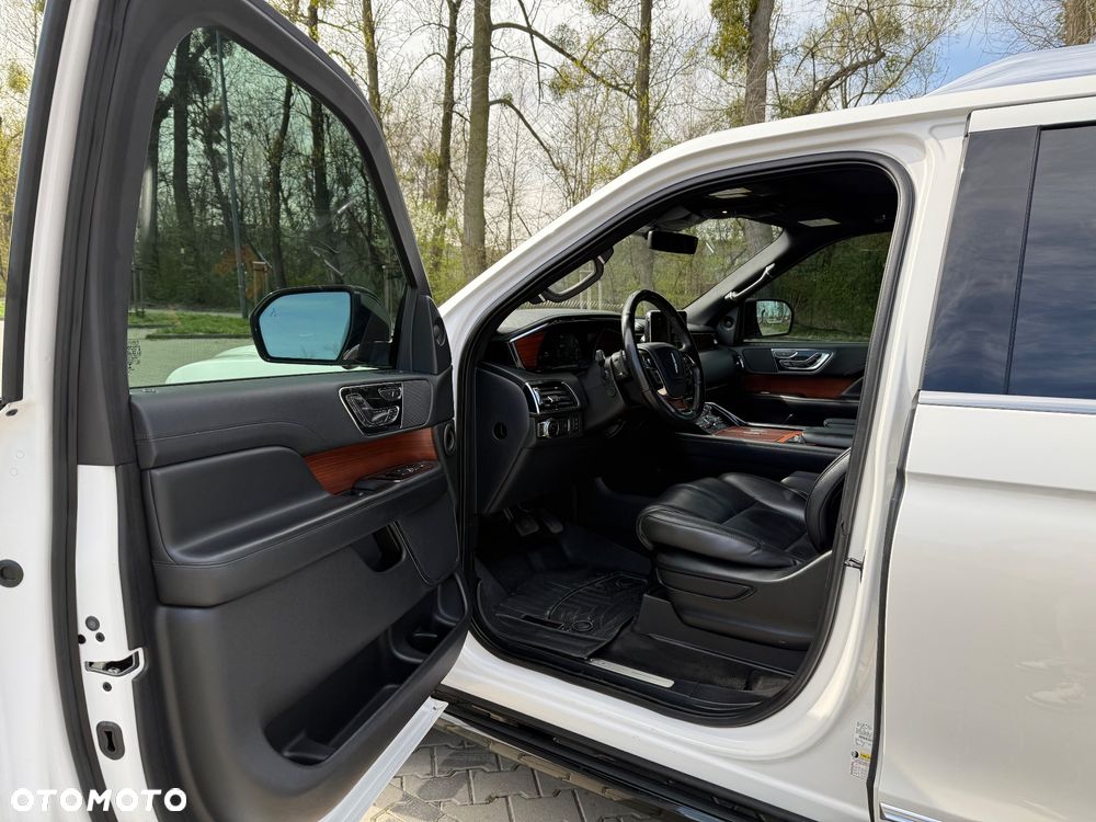 Lincoln Navigator - 25